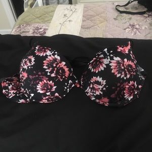 Gorgeous black and coral bra!!